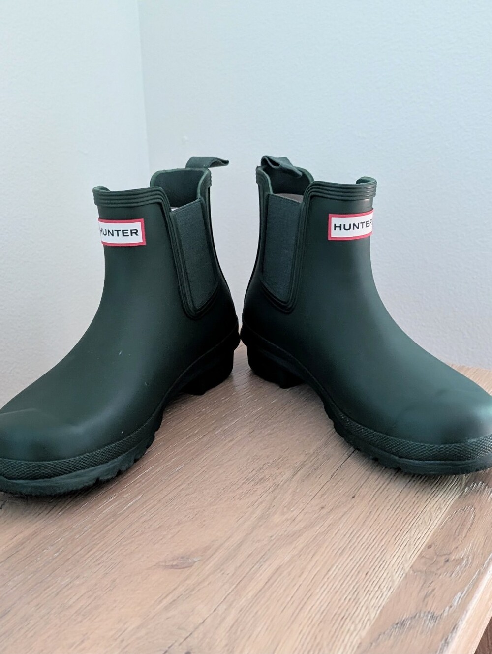 NWT Hunter Original Matte Short Chelsea Rain Boots In Hunter Green - 9 - Picture 3 of 13
